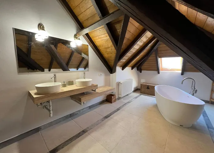 Konukevi Del Castanar Maccagno