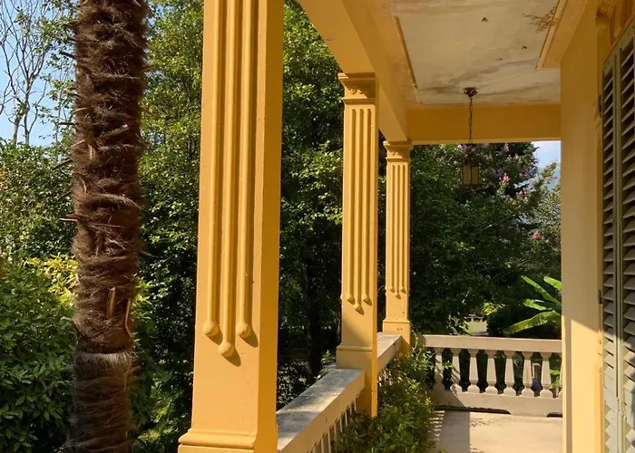 بيت ضيافة Del Castanar